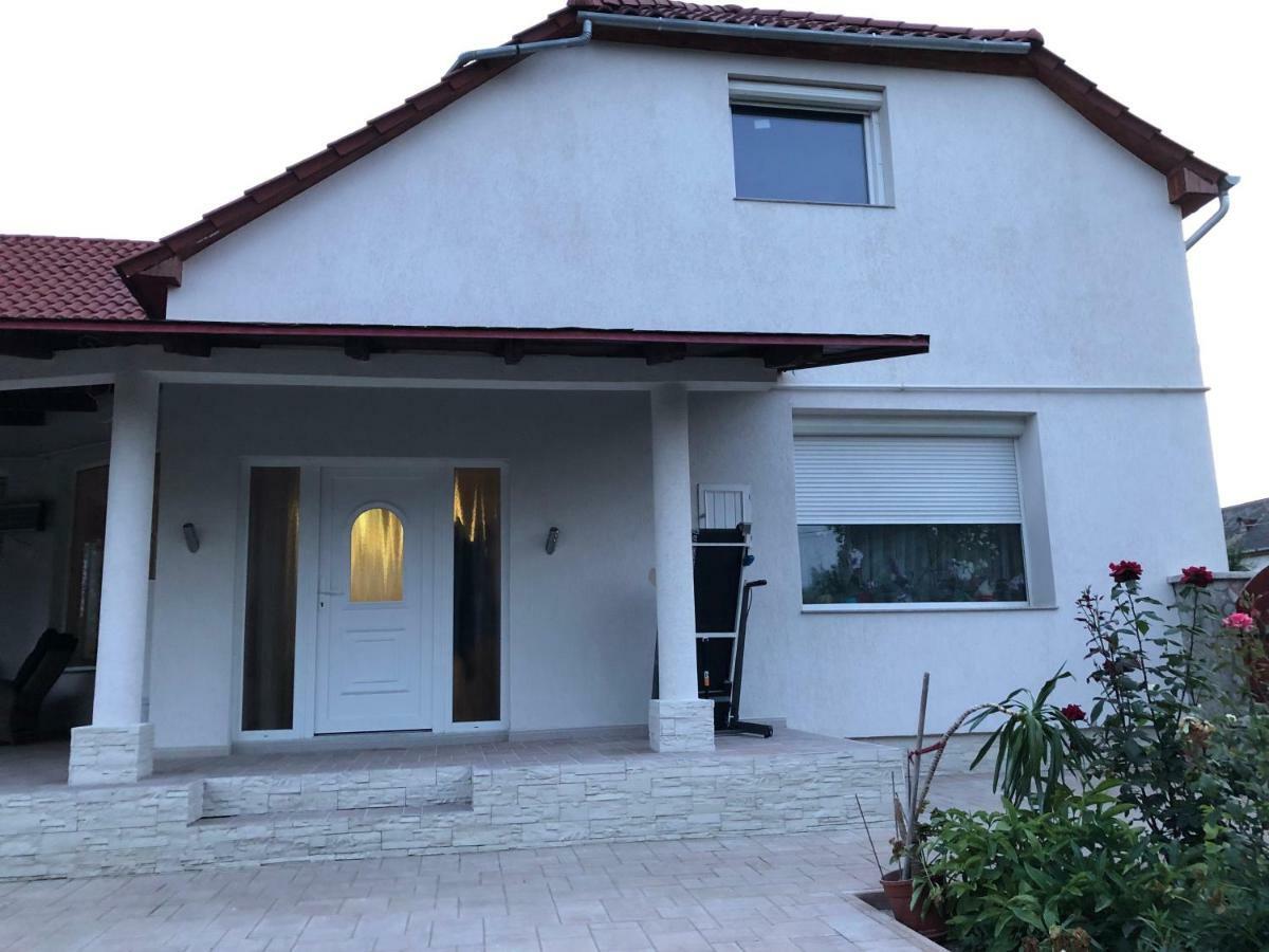 شقة Battonya House المظهر الخارجي الصورة